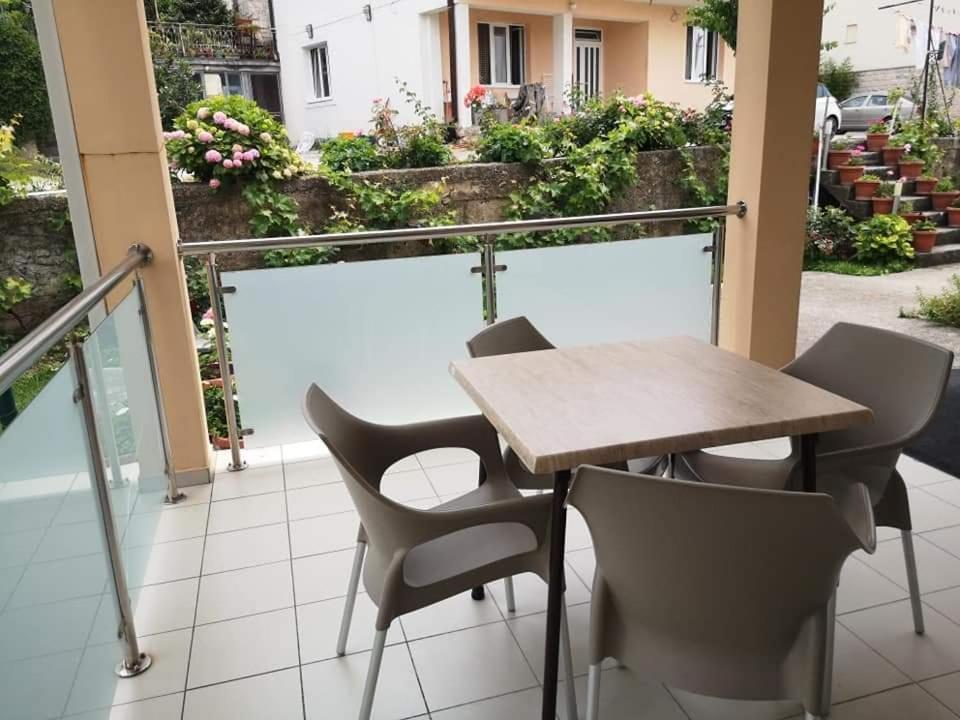 Apartmani Becici Δωμάτιο φωτογραφία